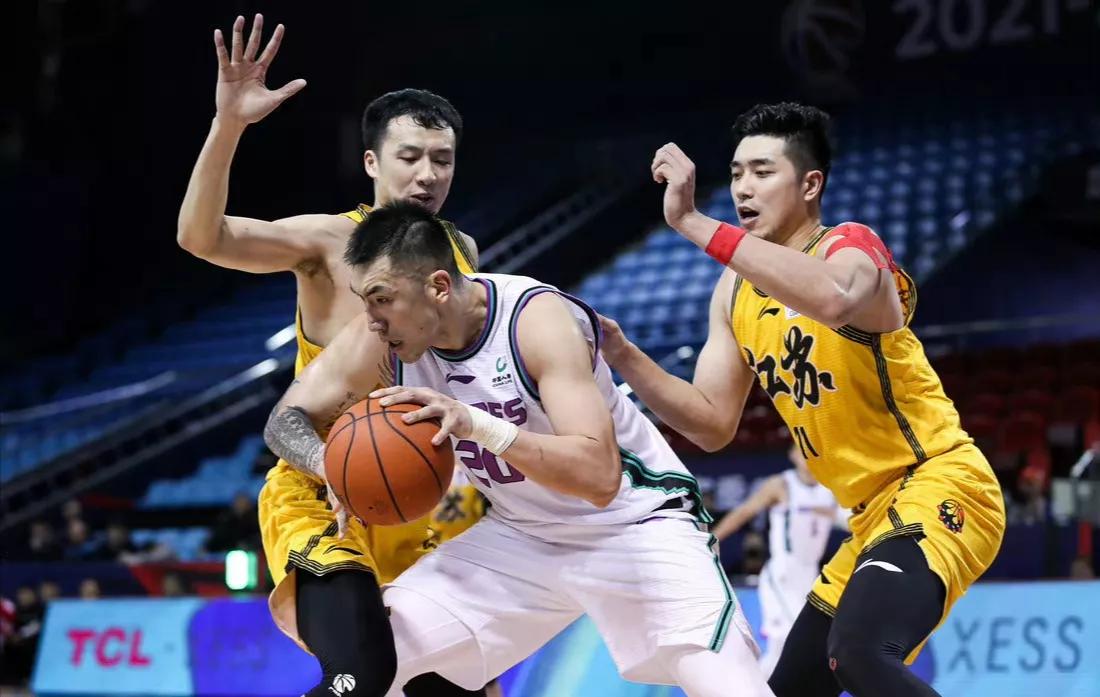 江苏队完胜广州队，陶汉林统治全场